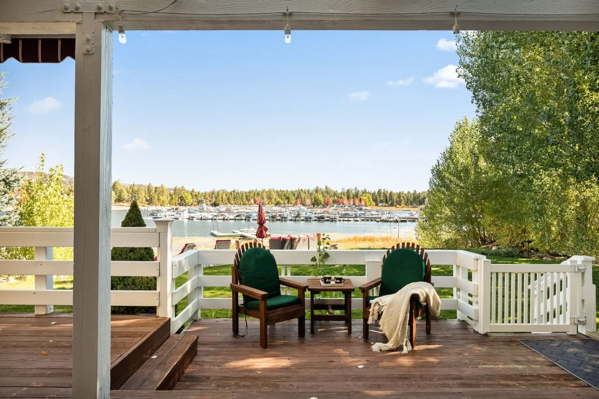 4BR Lakefront Vibes Getaway | Dock, Spa & Games #144