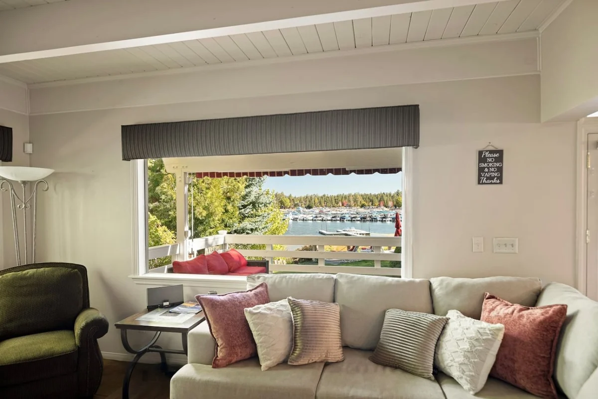 4BR Lakefront Vibes Getaway | Dock, Spa & Games #152