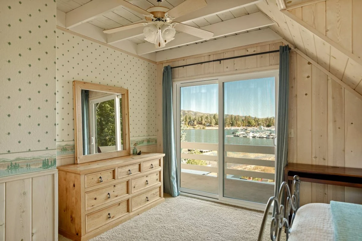 4BR Lakefront Vibes Getaway | Dock, Spa & Games #155