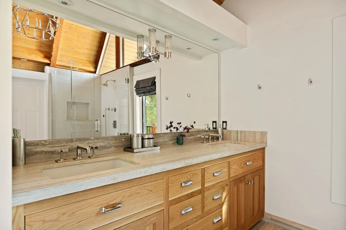 Whimsy by the Water Lakefront Cabin & Hot Tub #158