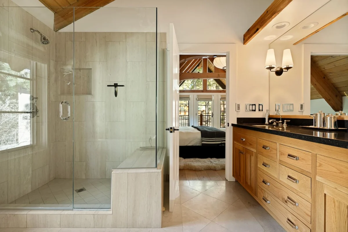Whimsy by the Water Lakefront Cabin & Hot Tub #157