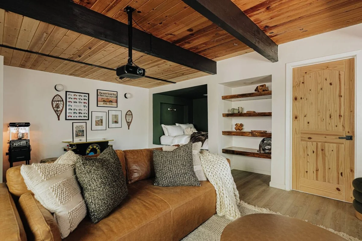 Rockspray Designer Retreat| Deck, Arcade Games, AC #160