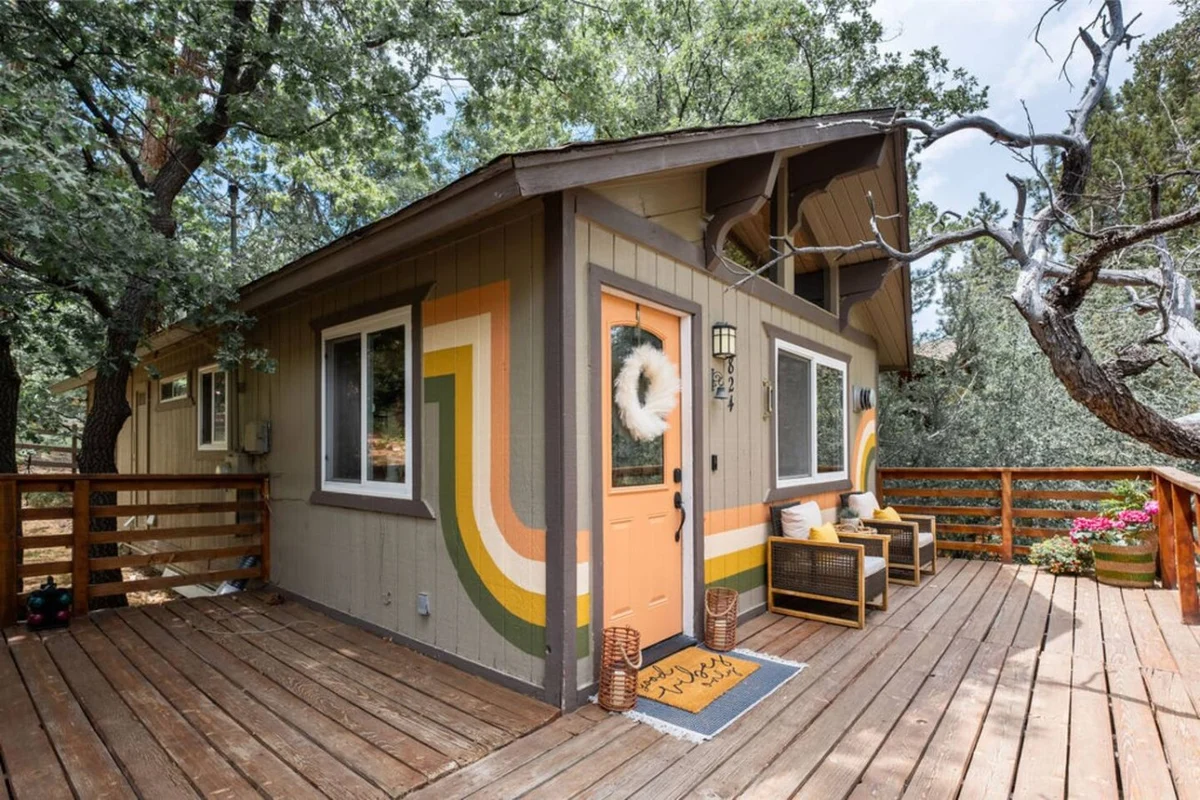 Vintage Mountain Retreat: Trendy Cabin, Loft #125