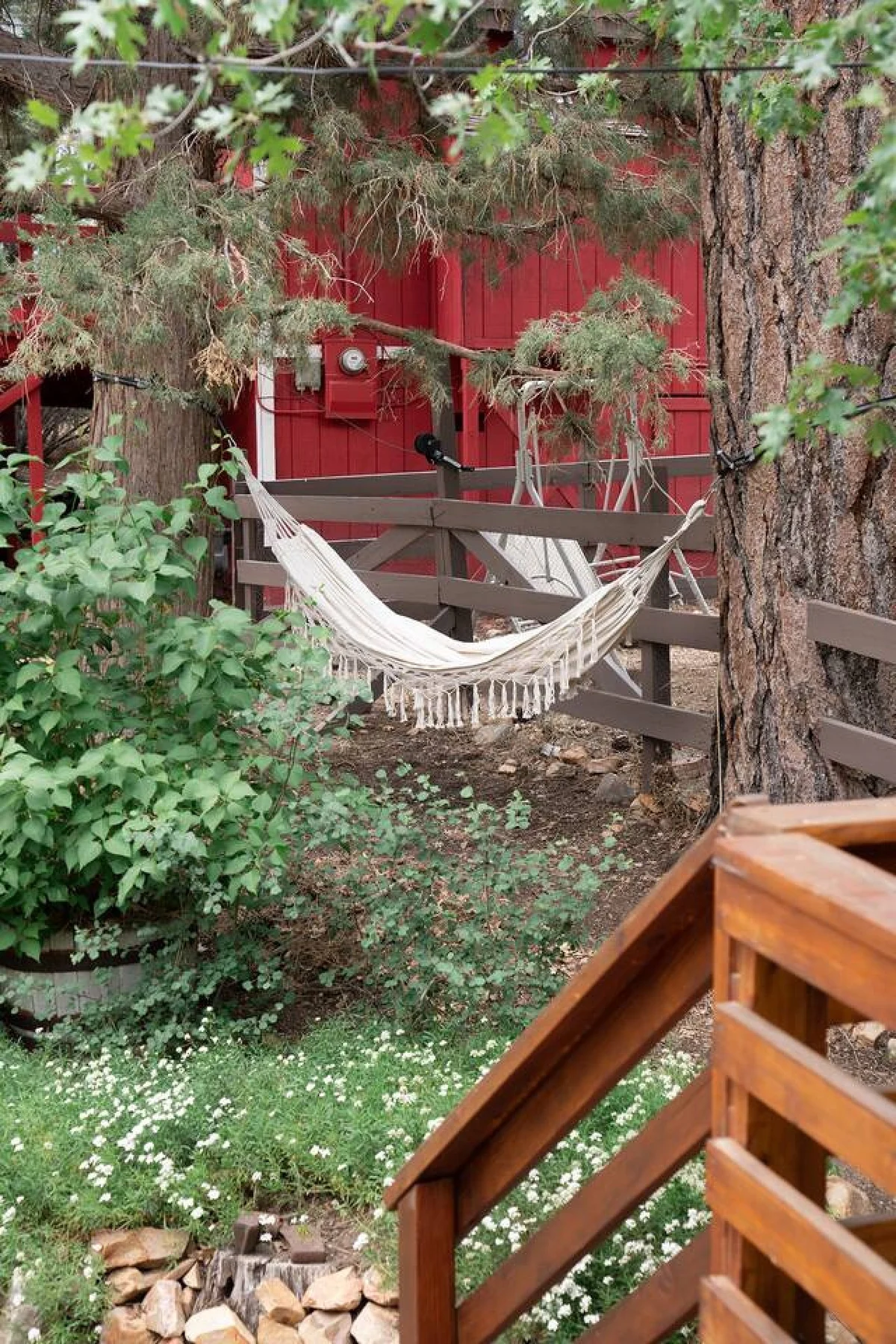 Vintage Mountain Retreat: Trendy Cabin, Loft #124