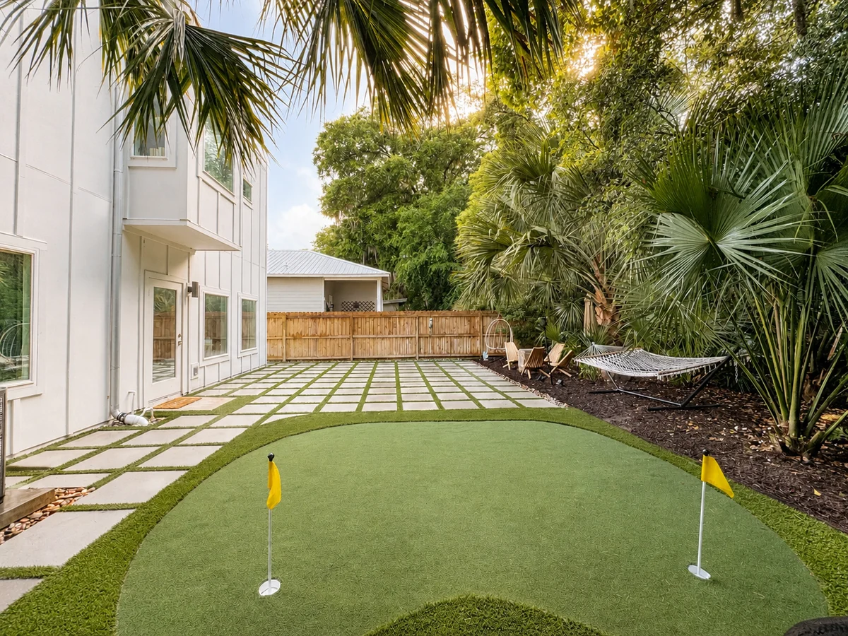 La Costa — A Modern Coastal Retreat with a Putting Green #115