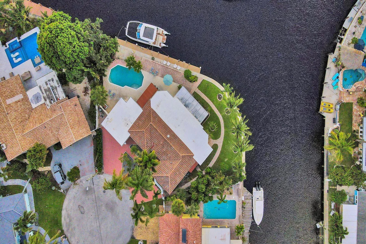 Home in Pompano Beach property photo 3