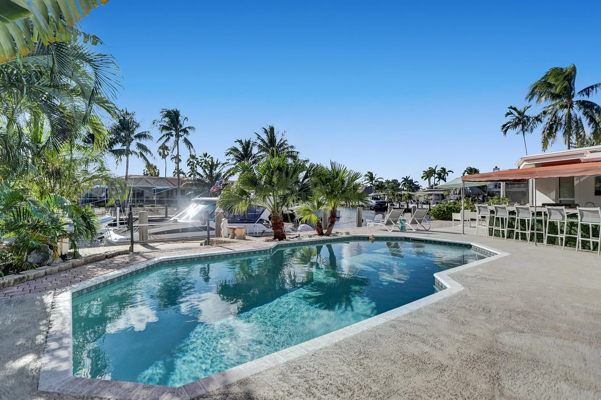 Home in Pompano Beach property photo 2