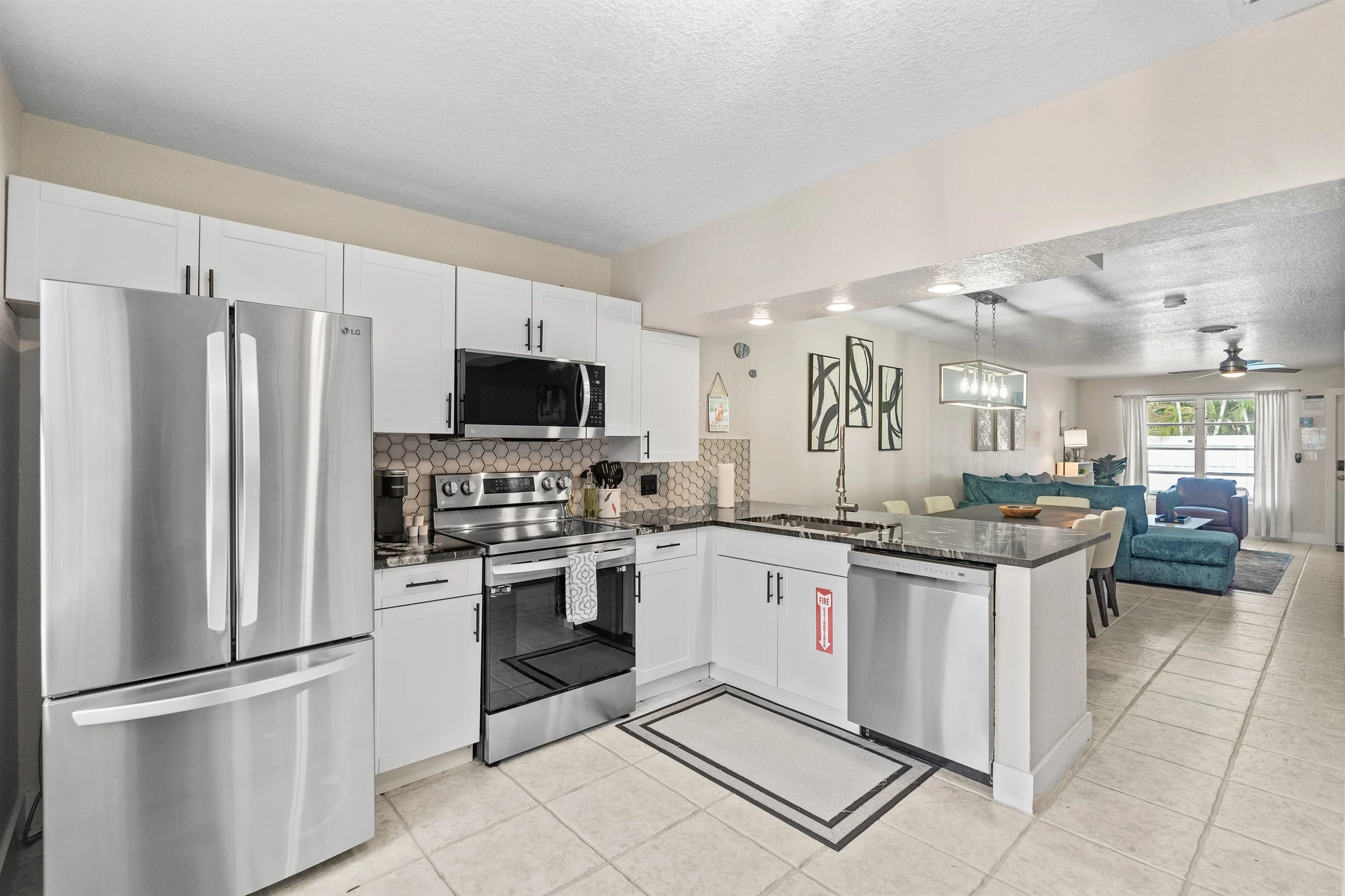 Home in Fort Lauderdale property photo 3