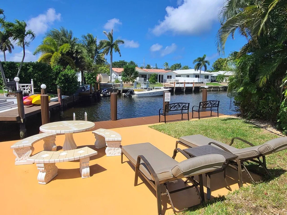 Home in Ft Lauderdale property photo 2