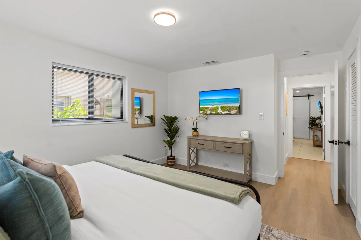 Bedroom 1 image 1