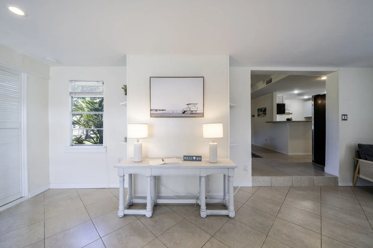 Home in Fort Myers property photo 2