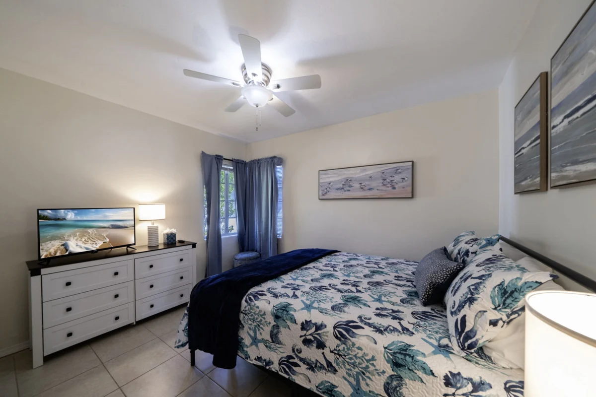 Bedroom 1 image 1