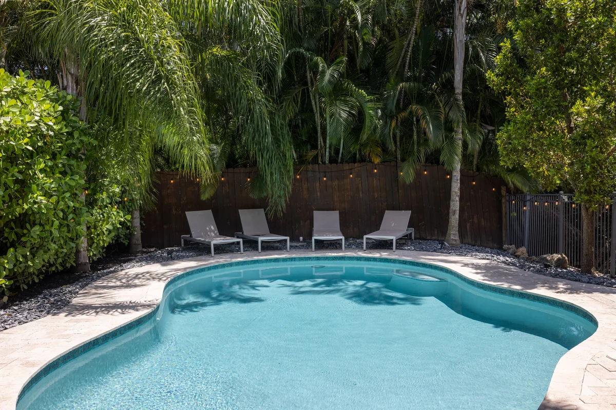 Home in Oakland Park property photo 2