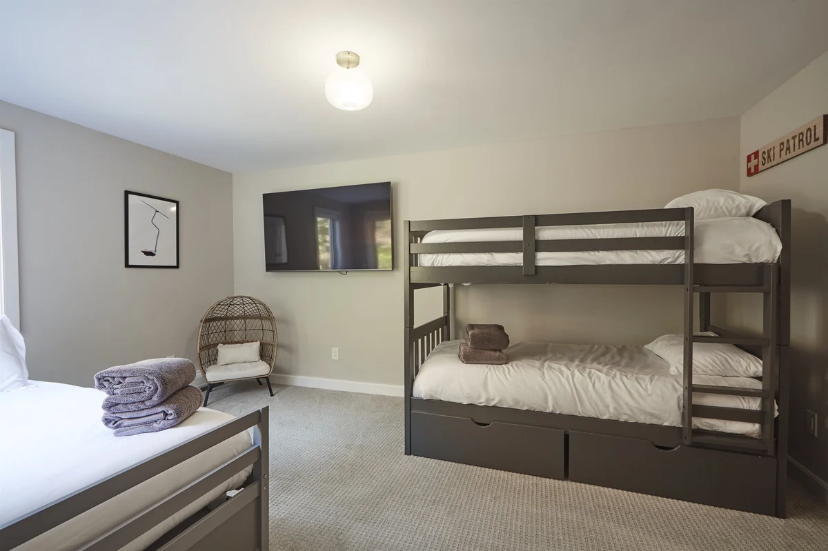 Bedroom 3 image 1