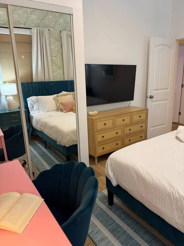 BEDROOM image 1