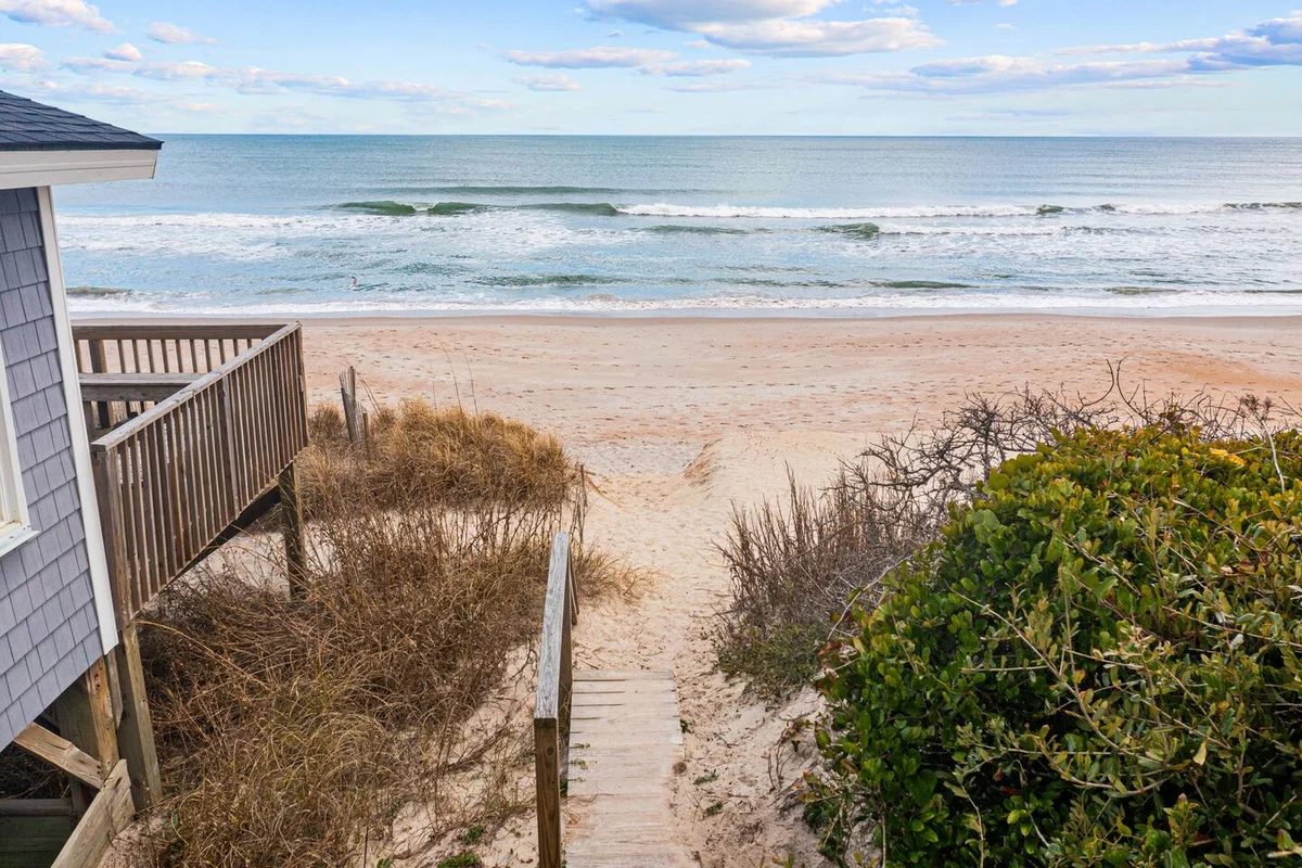 Luxe 4Bed Retreat w/ocean views & pvt beach access #6