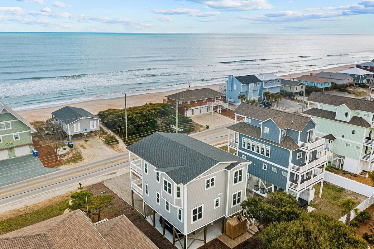 Luxe 4Bed Retreat w/ocean views & pvt beach access #8