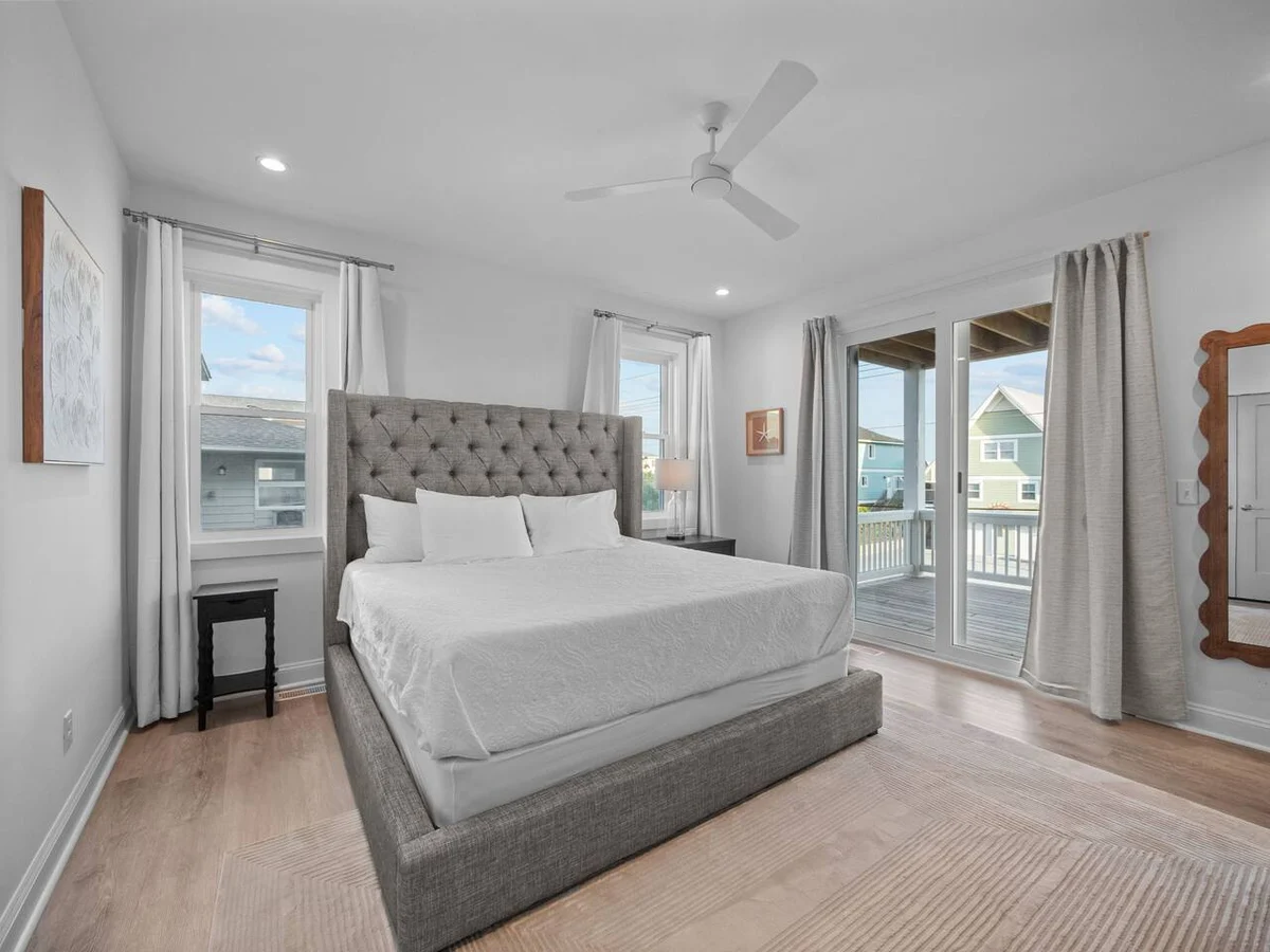 Luxe 4Bed Retreat w/ocean views & pvt beach access #40