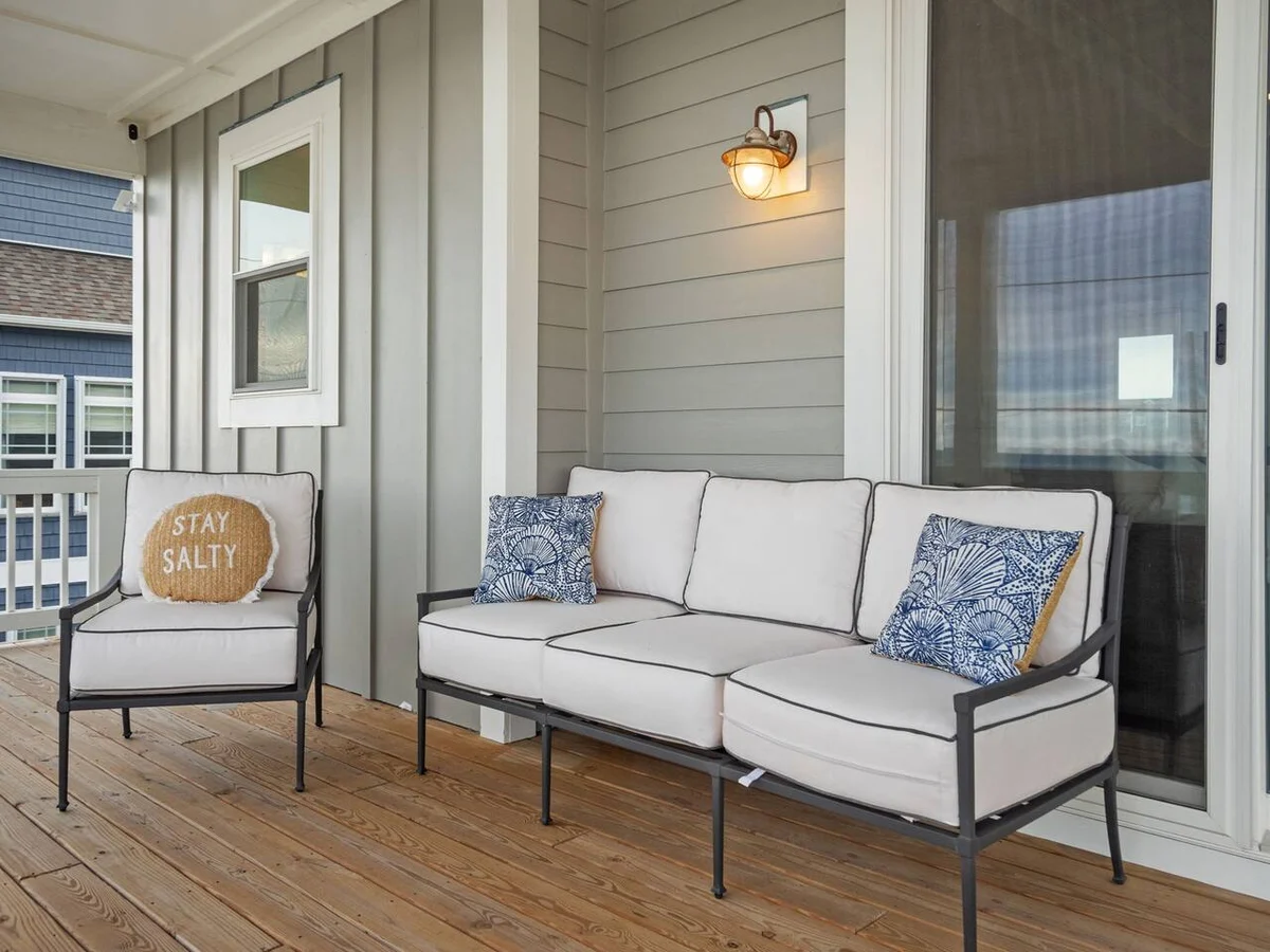Luxe 4Bed Retreat w/ocean views & pvt beach access #50