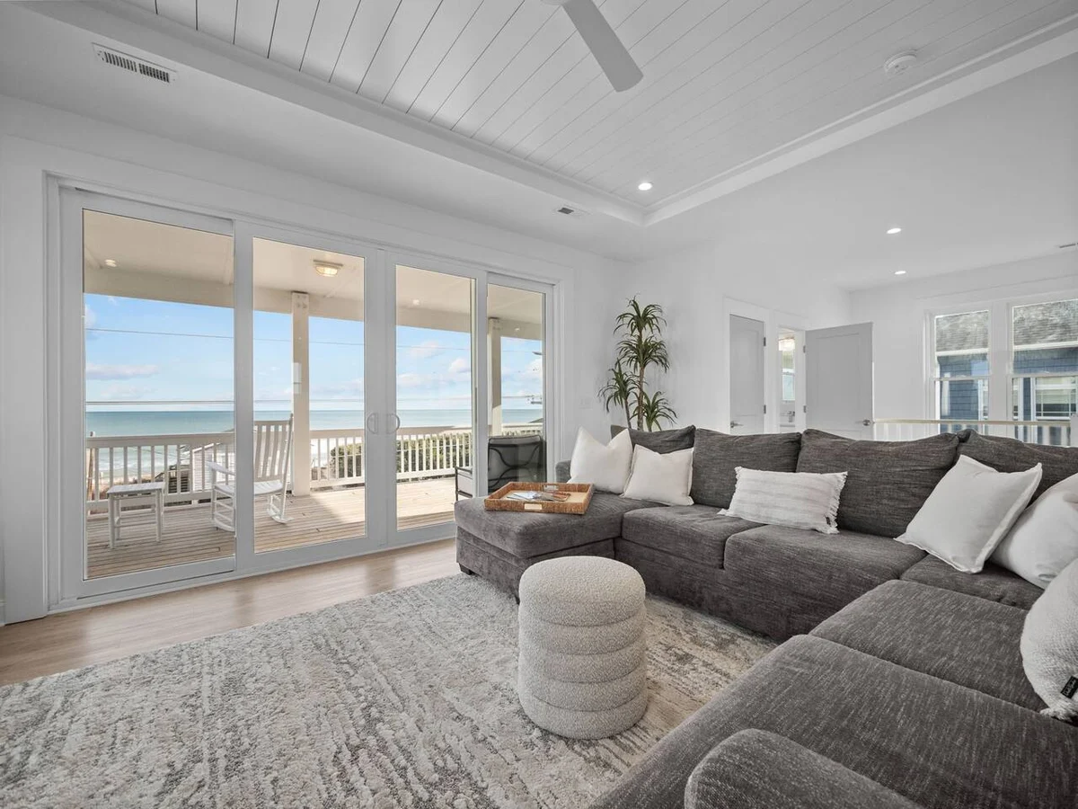 Luxe 4Bed Retreat w/ocean views & pvt beach access #27
