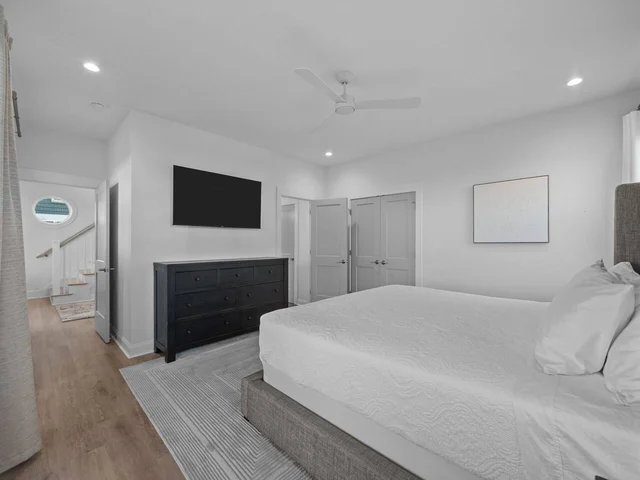 BEDROOM image 1