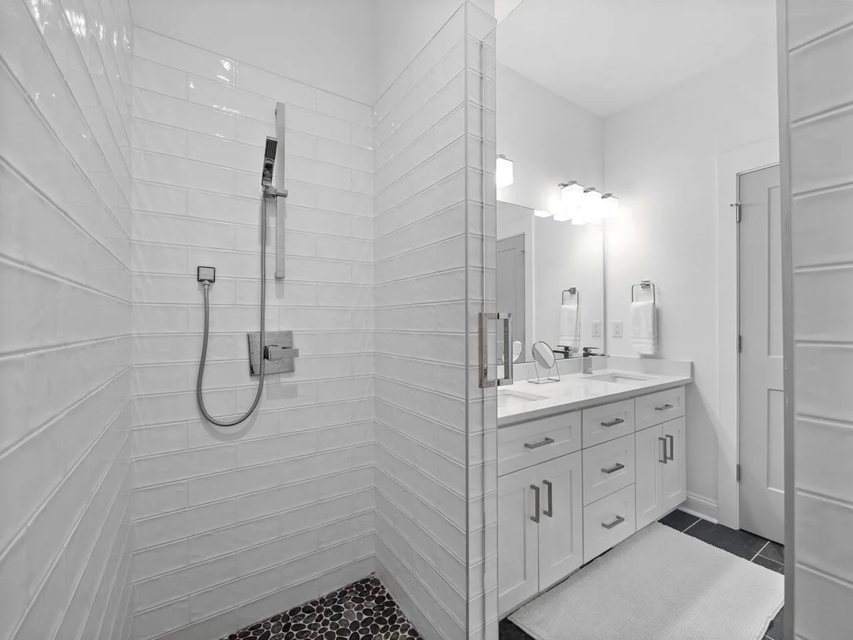 Luxe 4Bed Retreat w/ocean views & pvt beach access #11