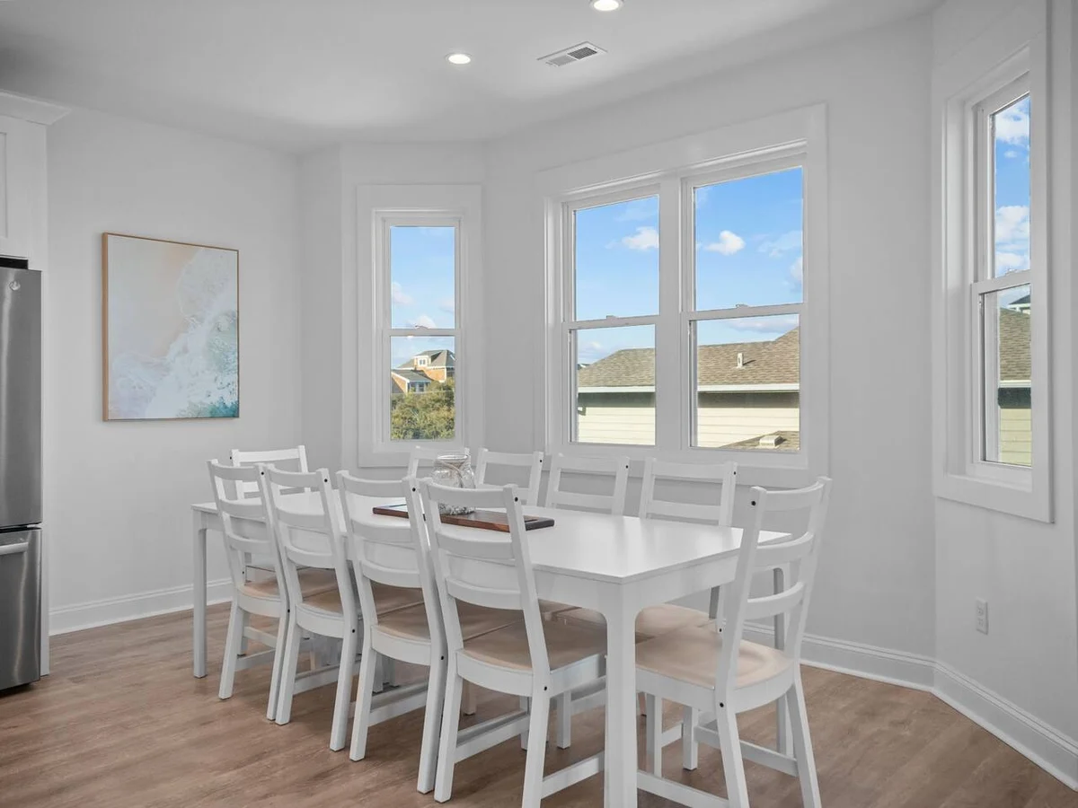 Luxe 4Bed Retreat w/ocean views & pvt beach access #15