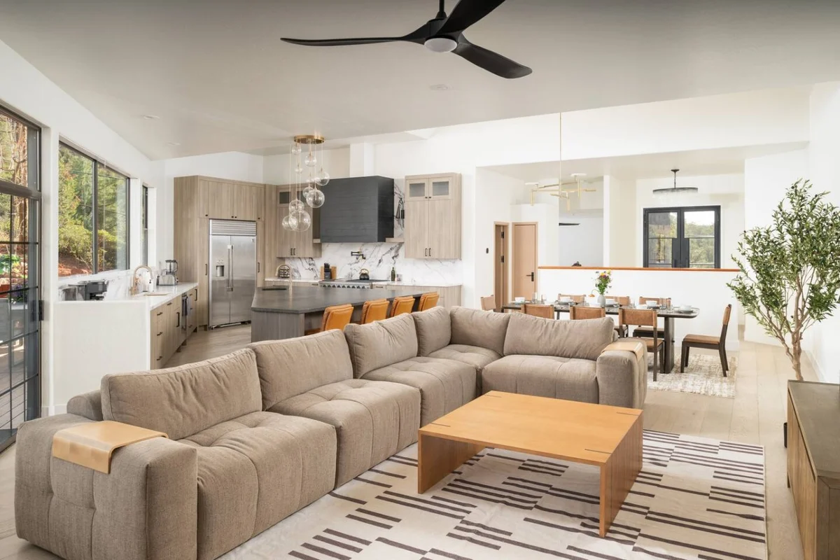 8-Bedroom, Views, Large Pool & Spa, Sauna, Gym #111