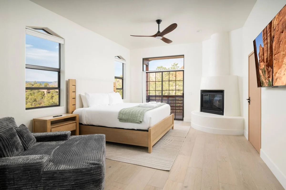8-Bedroom, Views, Large Pool & Spa, Sauna, Gym #101