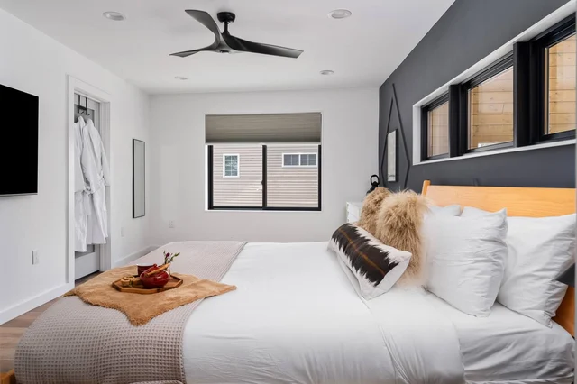 BEDROOM image 1