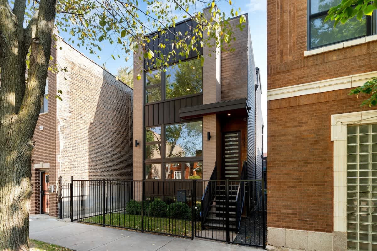 Wander Chicago Modern #104