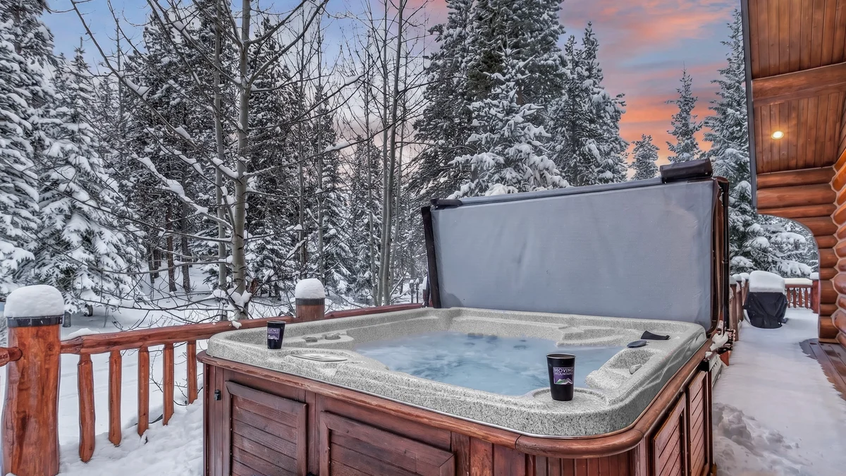 Twin Eagles Lodge property photo 2