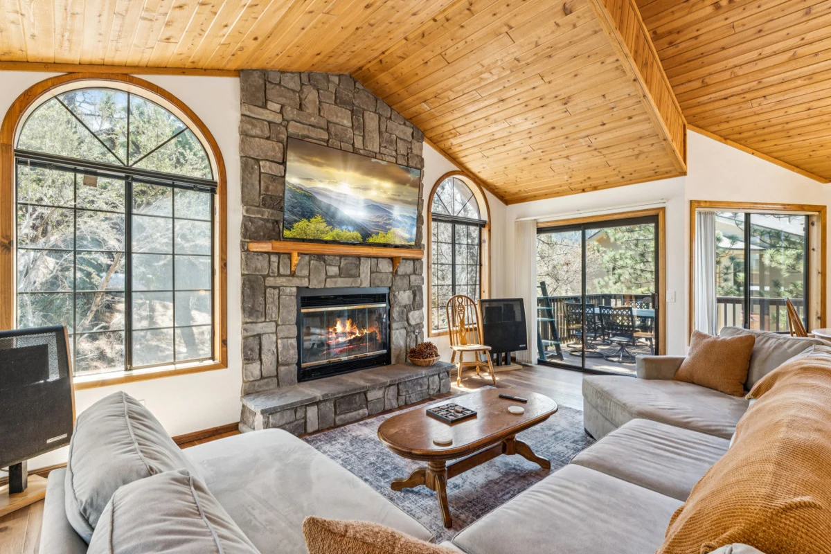 Fully Remodeled * Spacious * Slope Views * Wet bar #3