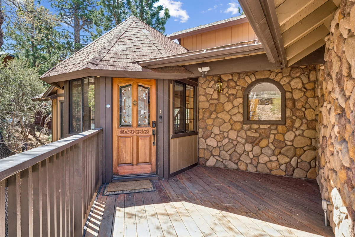 Fully Remodeled * Spacious * Slope Views * Wet bar #6
