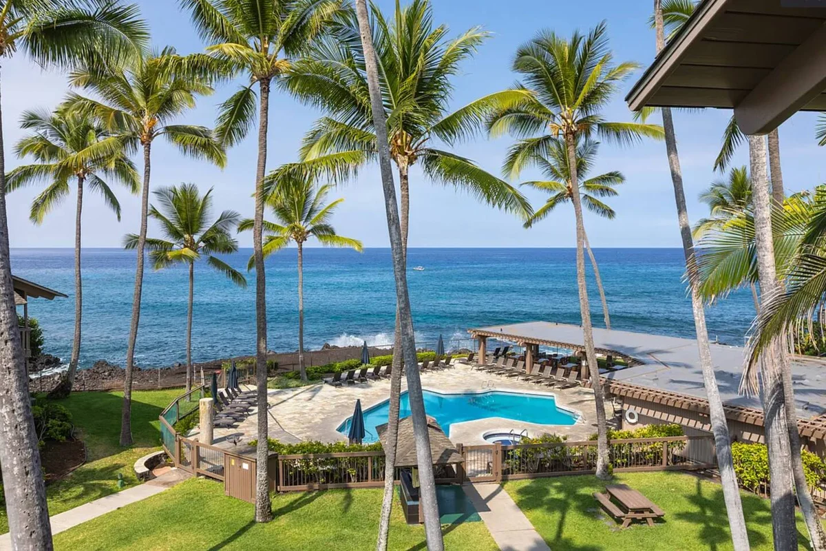 Condo in Kailua-Kona property photo 2