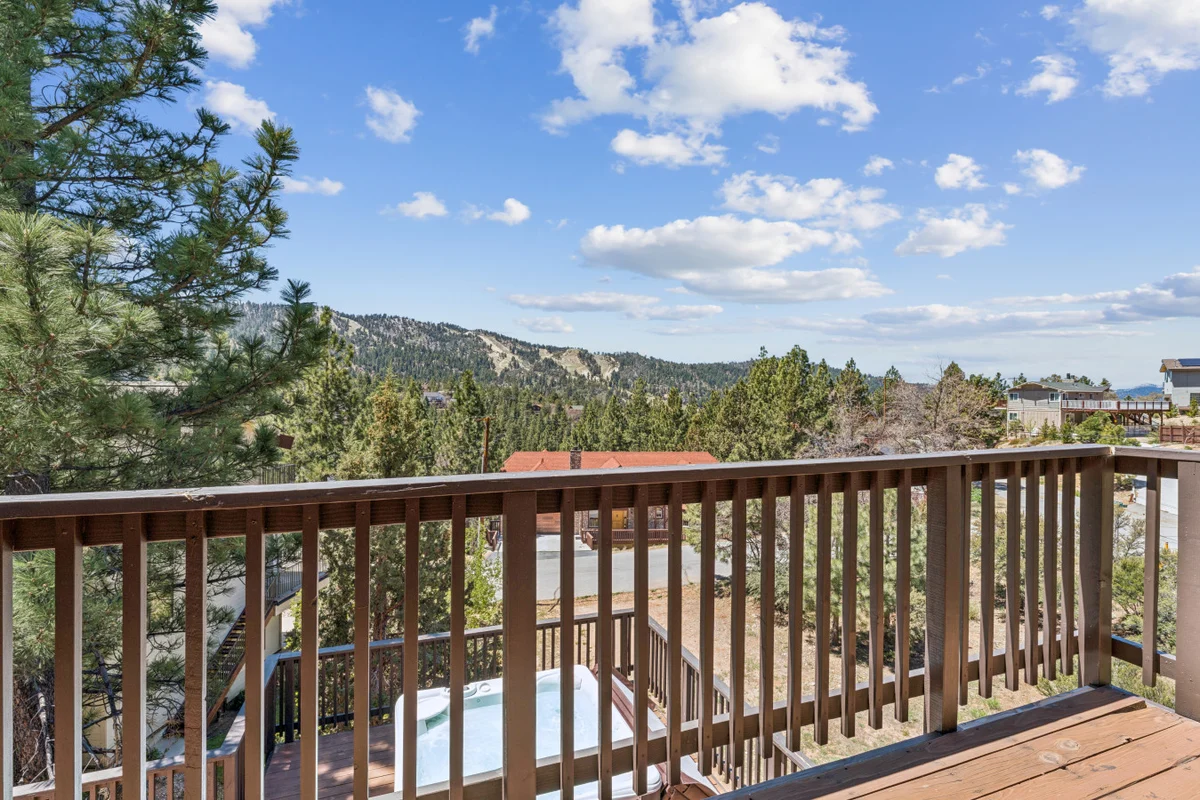Fully Remodeled * Spacious * Slope Views * Wet bar #41
