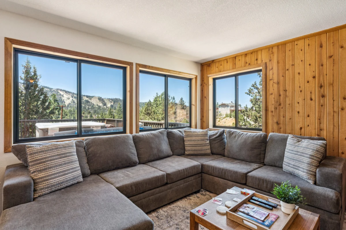 Fully Remodeled * Spacious * Slope Views * Wet bar #59