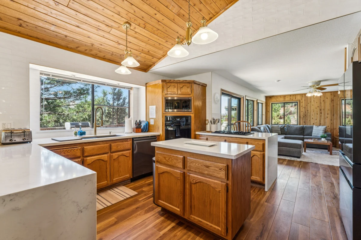 Fully Remodeled * Spacious * Slope Views * Wet bar #60