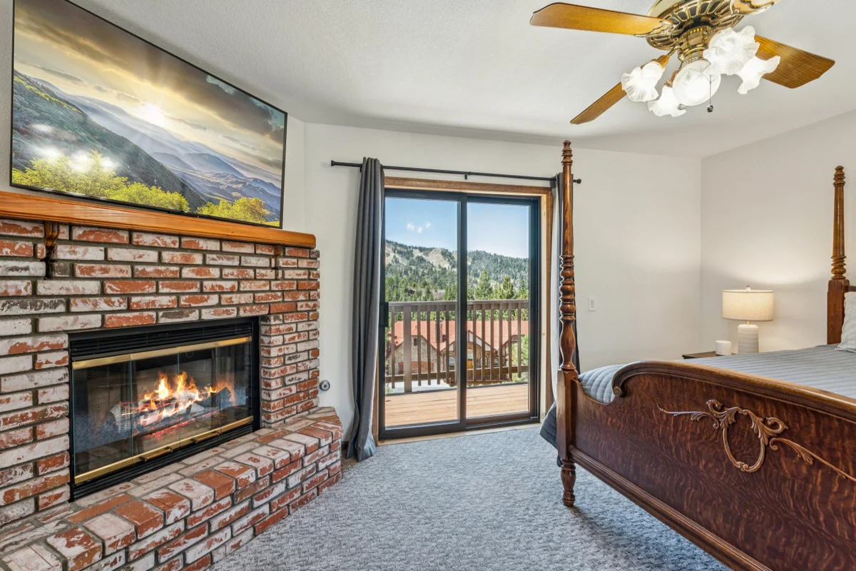 Fully Remodeled * Spacious * Slope Views * Wet bar #22