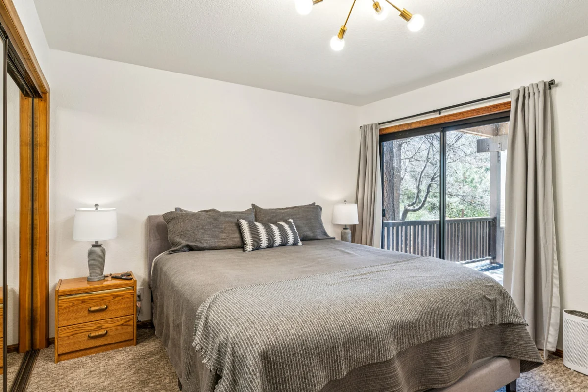 Fully Remodeled * Spacious * Slope Views * Wet bar #48