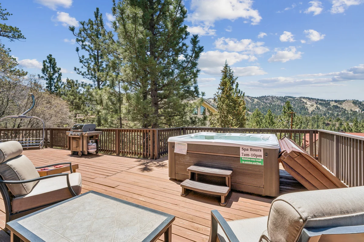 Fully Remodeled * Spacious * Slope Views * Wet bar #38