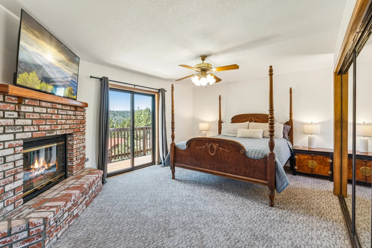 Fully Remodeled * Spacious * Slope Views * Wet bar #74