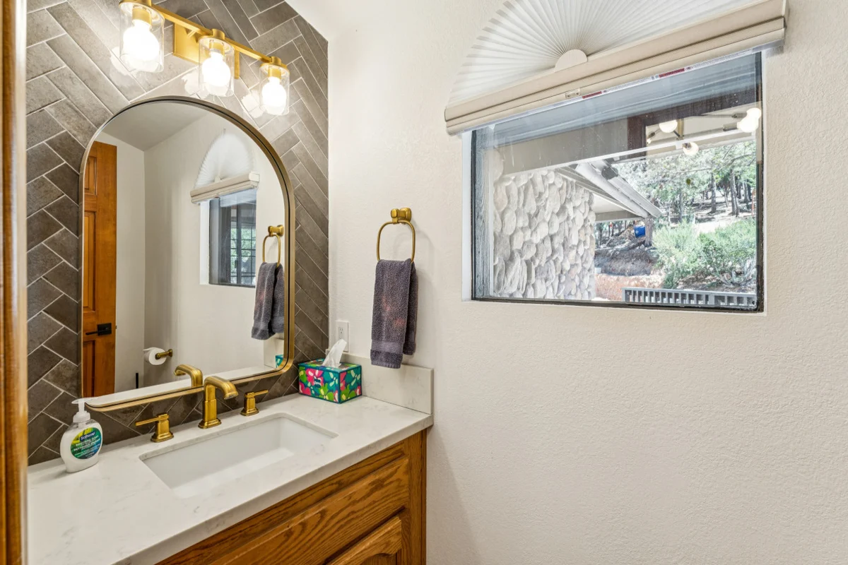 Fully Remodeled * Spacious * Slope Views * Wet bar #55