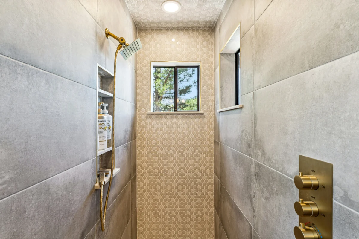 Fully Remodeled * Spacious * Slope Views * Wet bar #23