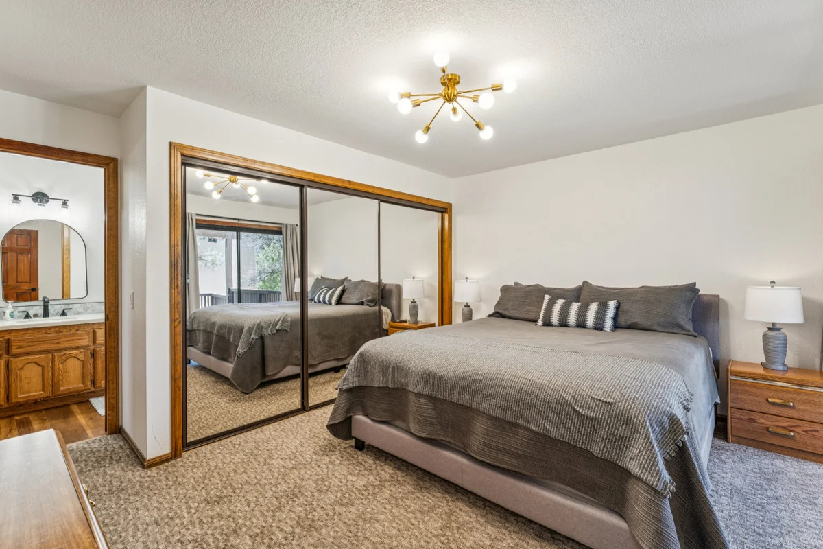 Fully Remodeled * Spacious * Slope Views * Wet bar #40
