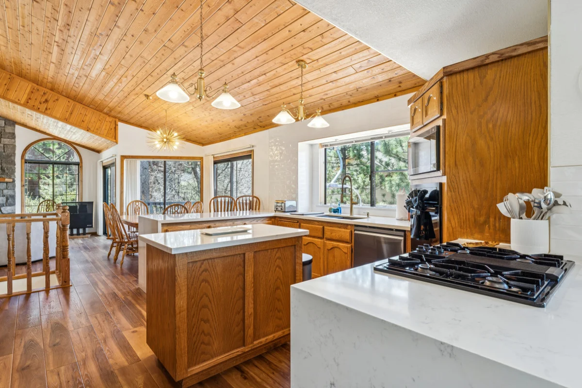 Fully Remodeled * Spacious * Slope Views * Wet bar #62