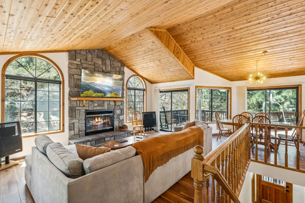 Fully Remodeled * Spacious * Slope Views * Wet bar #75