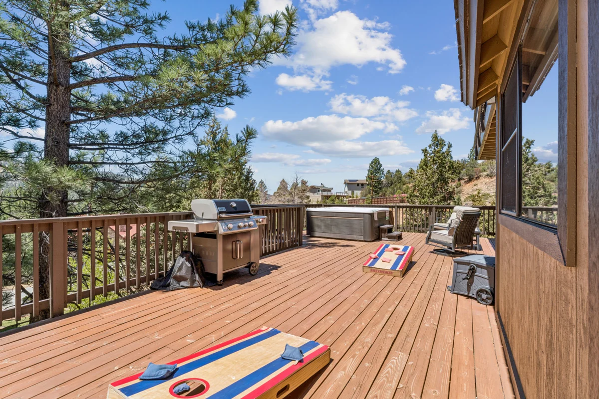 Fully Remodeled * Spacious * Slope Views * Wet bar #79