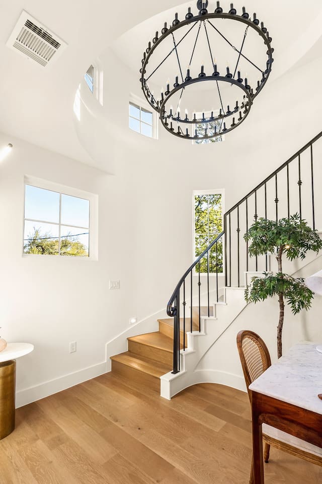 Rooftop DT Views • Heated Pool• Minigolf• Walkable #59