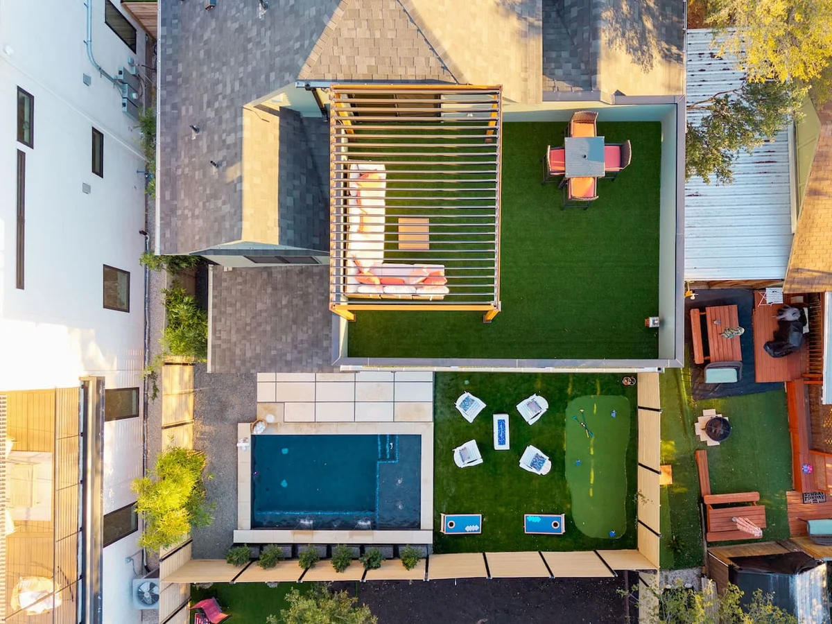 Rooftop DT Views • Heated Pool• Minigolf• Walkable #64